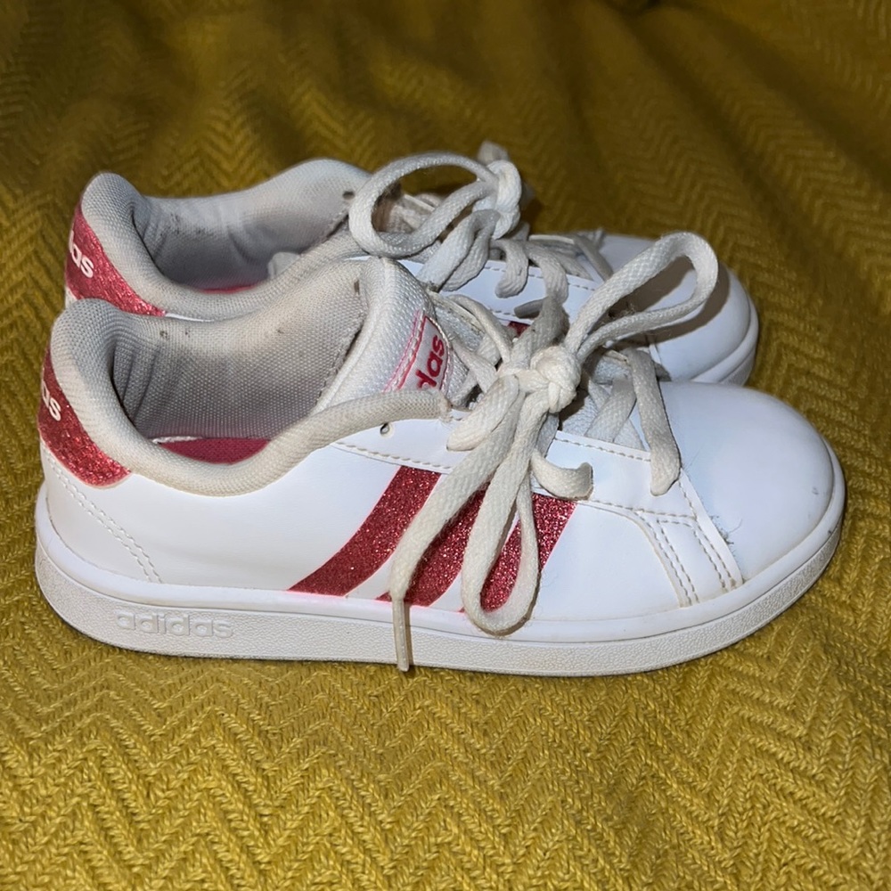 Girls shoes